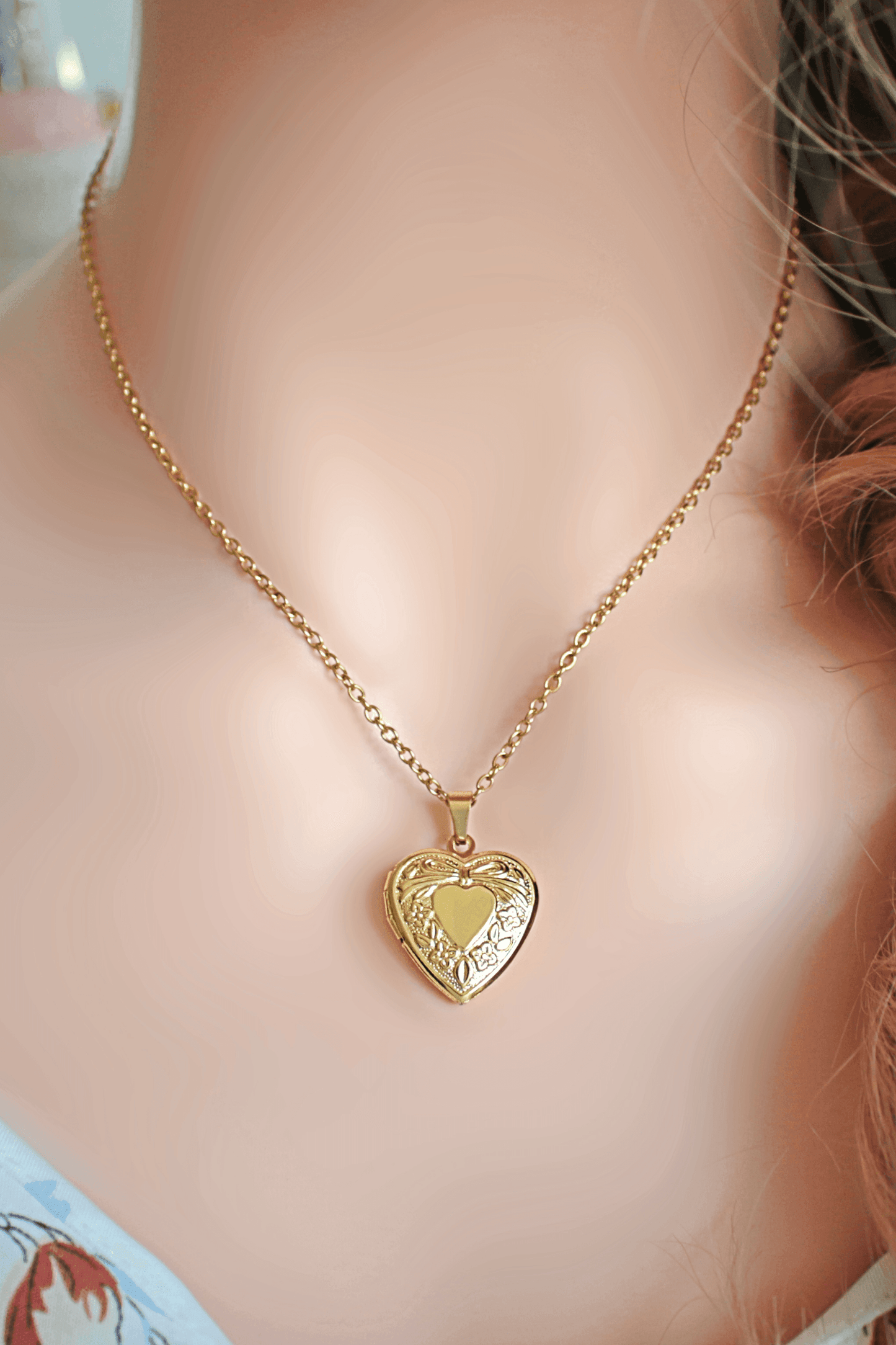 18 Karats Heart Locket Necklace - BelleHarris