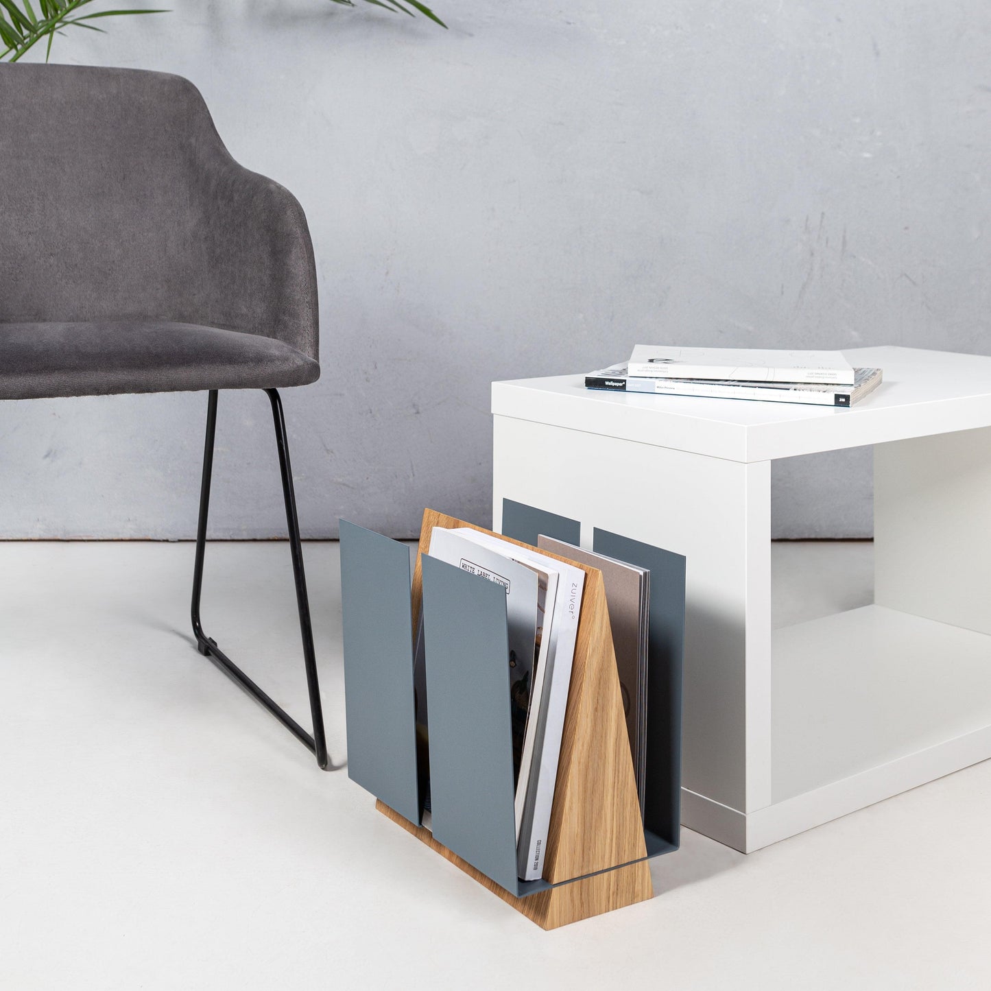 Standing magazine holder WINGS - BelleHarris