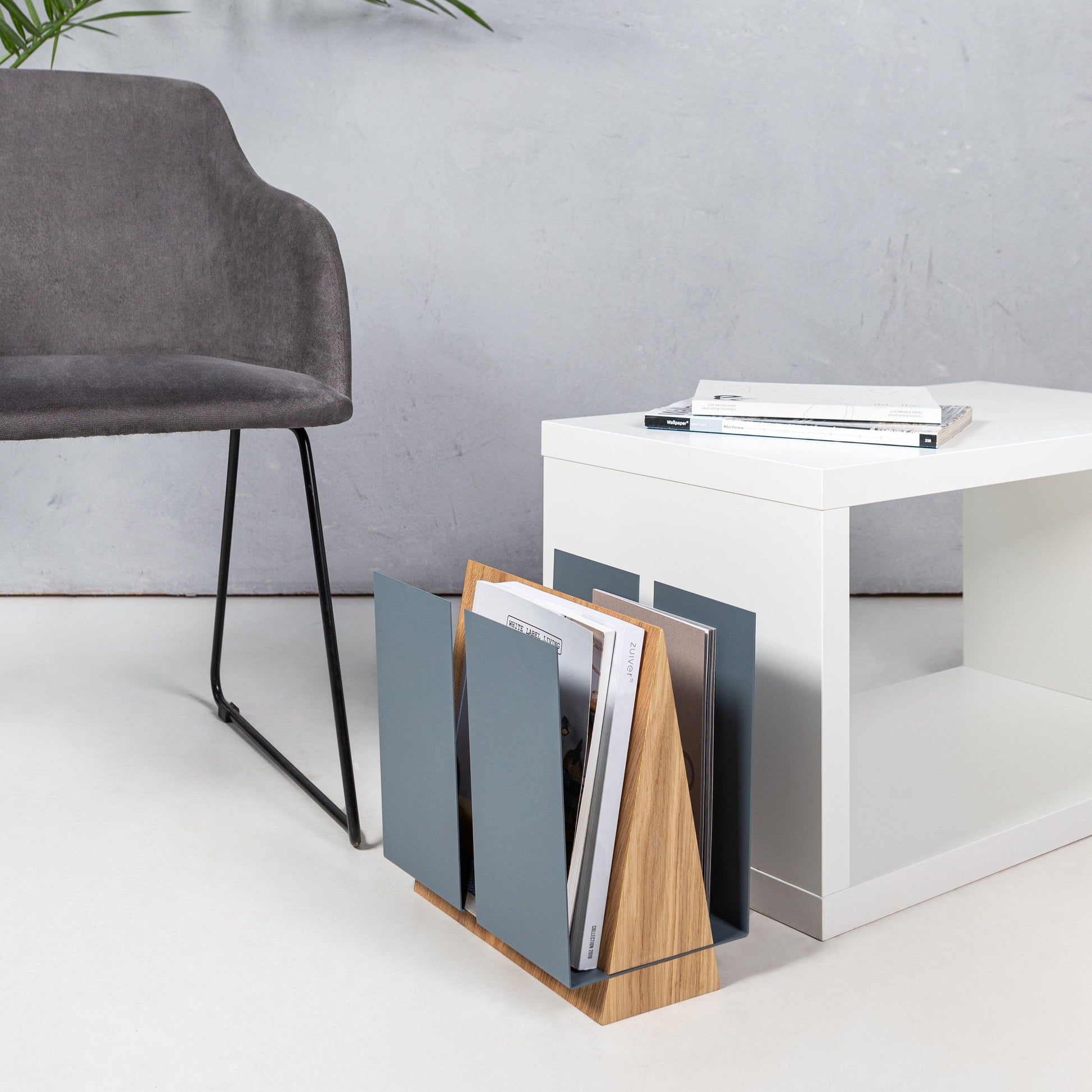 Standing magazine holder WINGS - BelleHarris